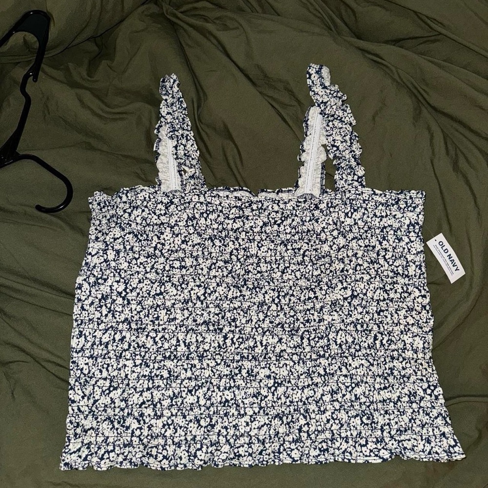 🦋(4/$40) NWT ruched floral tank XXL